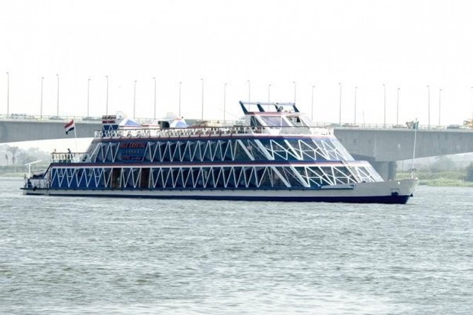 2-Hour Nile River Dinner Cruise From Cairo - The dinner: what you’re paying for at $11