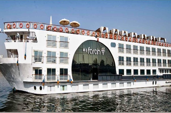 2-Hour Nile River Dinner Cruise From Cairo - The real star: belly dancing and tanoura on the Nile