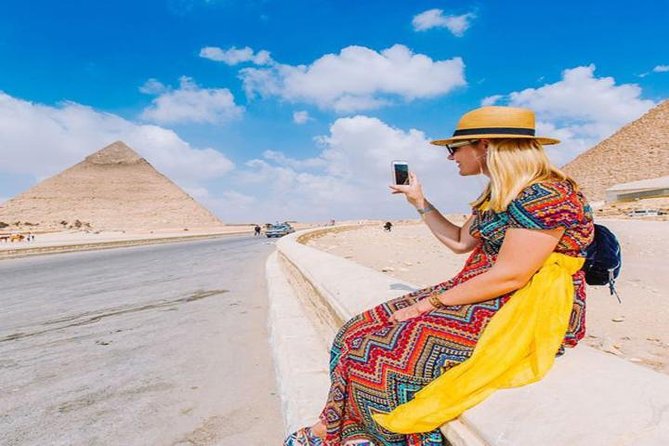 All-inclusive Private Trip Giza Pyramids Sphinx Saqqara, Dahshur - Stop 2: Great Sphinx storytelling and photo time