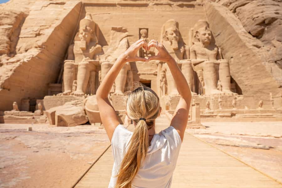 Aswan: Abu Simbel Group Tour with Guide and Entrance Fees - The long Aswan drive: when comfort matters at 4 a.m.