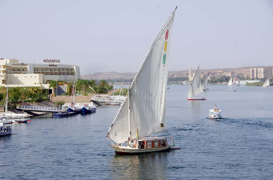 Cairo: 1 or 2-Hour Felucca Ride on the Nile with Transfers - A Felucca Ride Turns Cairo Into a Quiet Scene