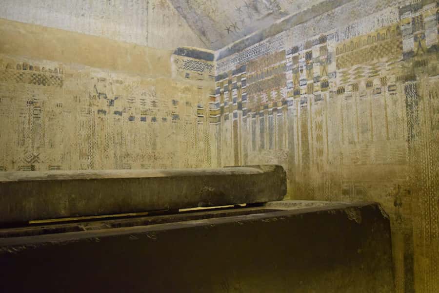 Cairo: Memphis, Sakkara and Dahshur Pyramids Day Tour - Photo Help and Multilingual Guides: Easy Wins That Matter