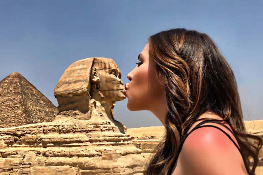 Cairo: Private Pyramids, Museum & Bazaar Tour with Lunch - Giza monuments: Cheops, Chephren, Mykerinos, plus the Valley Temple