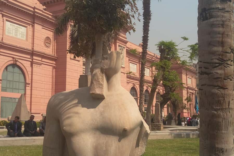 Cairo: Private Pyramids, Museum & Bazaar Tour with Lunch - The Egyptian Museum: why Tutankhamen is worth the time