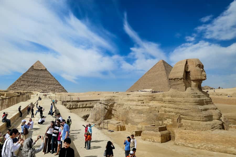 Cairo: Private Pyramids, Museum & Bazaar Tour with Lunch - Lunch break: included fuel for a long day