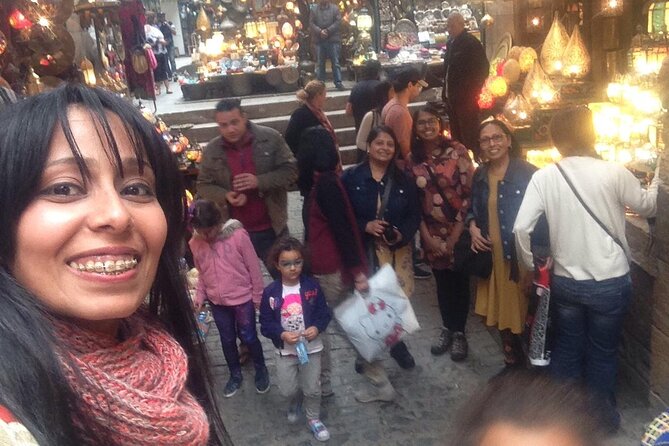 Cairo VIP Guided Tour to Khan El-Khalili Market with Lunch - Stop 3: Khan el Helw center for 100% Egyptian cotton shopping