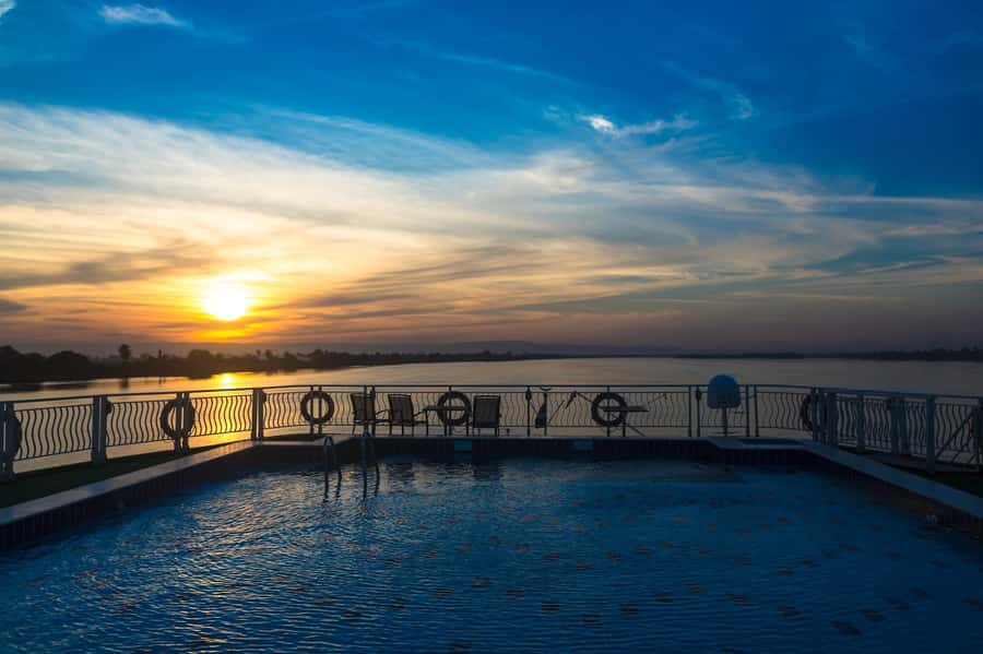 From Aswan: 3-Day Cruise to Luxor with Hot Air Balloon - Crowds, Waiting, and the Tip Reality in Egypt