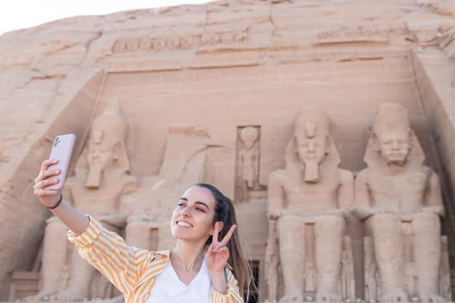 From Aswan: 4-Day Nile Cruise from Aswan to Luxor with Guide - Day 3 in Edfu: Horus Temple and the Wall Carvings