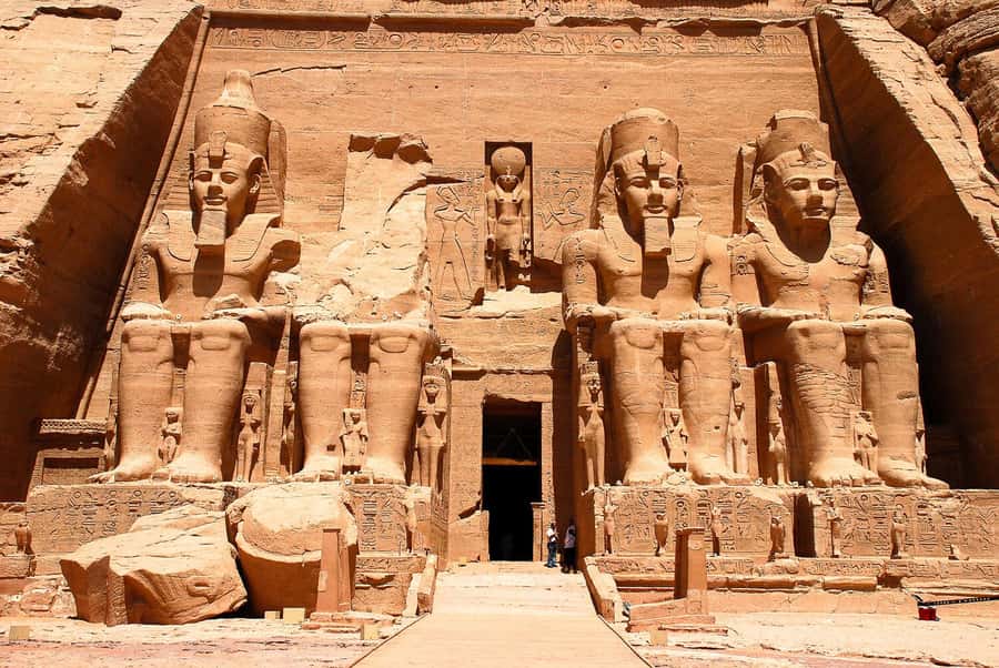 From Aswan: Abu Simbel Temple Day Trip with Hotel Pickup - What a guide changes: Ramesses II, Nefertari, and the relocation story