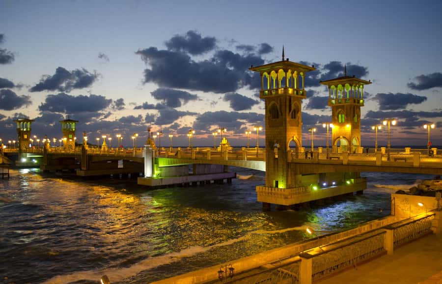 From Cairo: Alexandria Day Tour with Lunch - Montaza Royal Palaces Gardens: palace glamour with sea-breeze timing