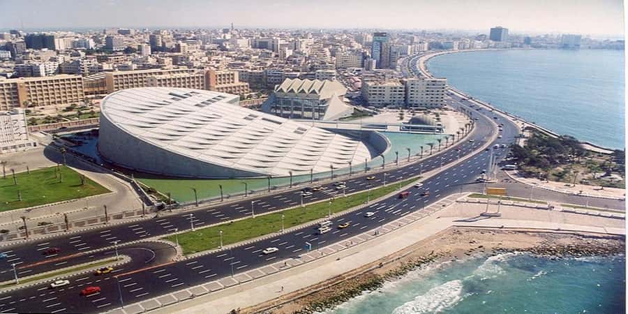 From Cairo: Alexandria Private Day Tour with Guide and Lunch - Kom el Shoqafa Catacombs: Roman architecture with Egyptian roots