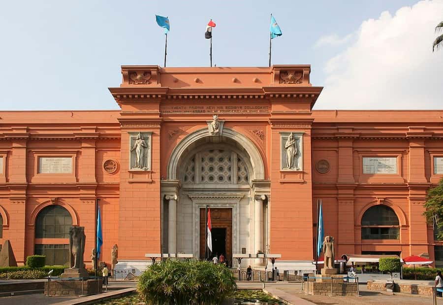 From Hurghada: Pyramids and Egyptian Museum Tour & Boat Ride - Optional camel or horse ride: do it for the moment, not the bragging rights