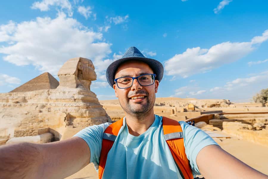 From Hurghada: Pyramids & Museum Small Group Tour by Van - Hurghada to Cairo in an Air-Conditioned Van (What the Long Day Feels Like)