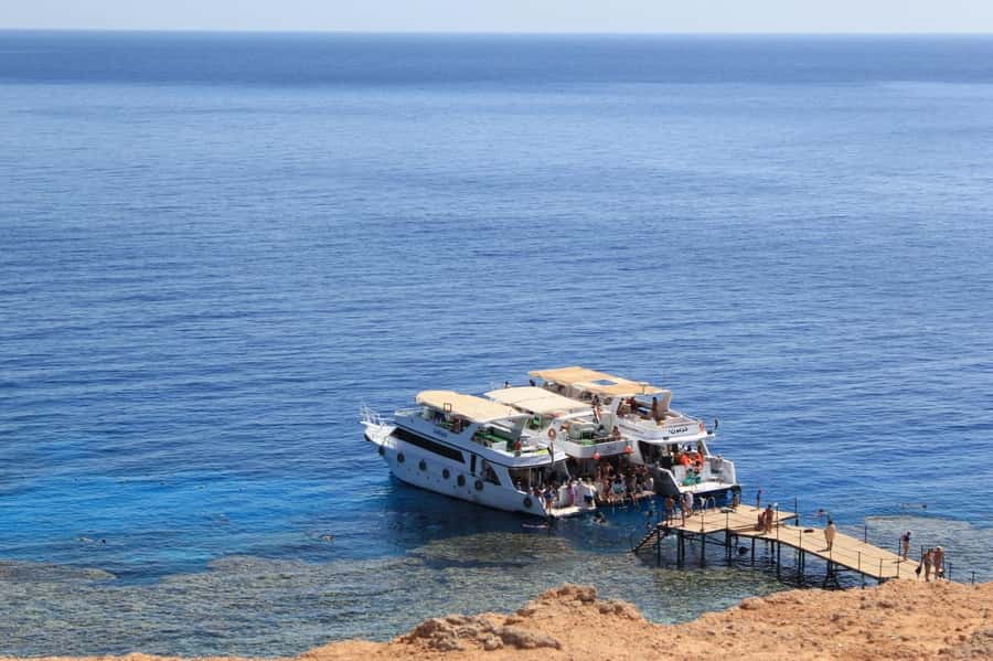 From Sharm: Ras Mohammed Cruise with Island Visit and Lunch - The route at sea: from cruise lounge to reef time