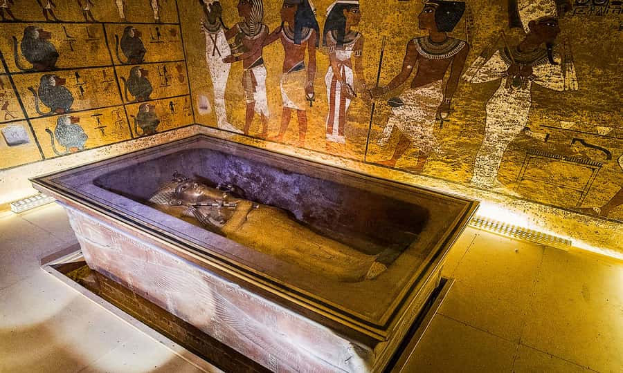 Hurghada: 2-Day Luxor Tour with Hotel, Balloon, & Boat Ride - East Bank temples: Luxor Temple and Karnak in the right order