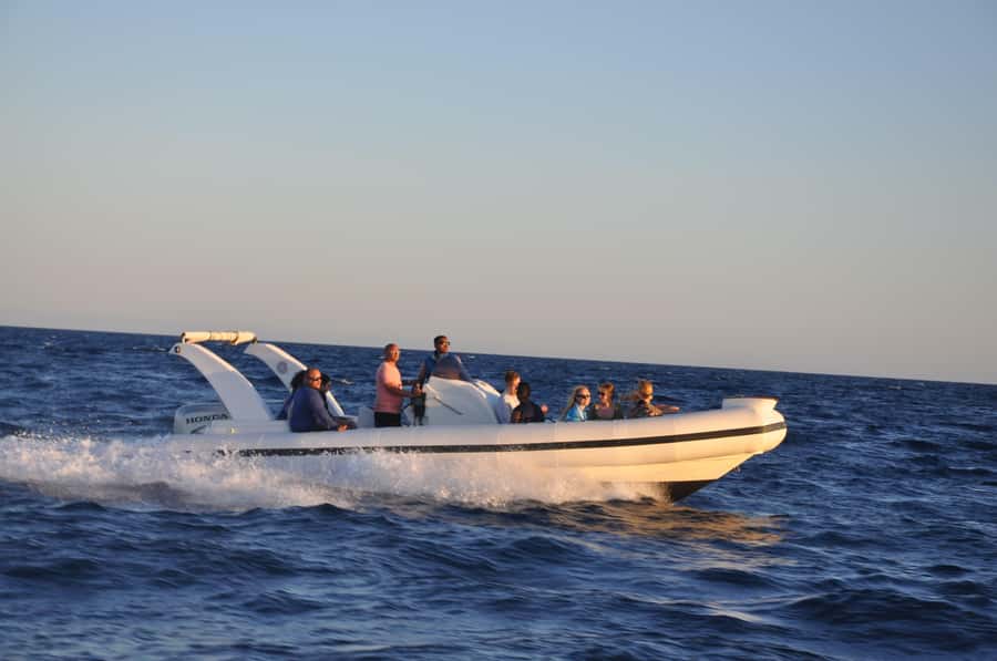 Hurghada: 6 Islands Tour with Dolphin Watching & Snorkelling - The sandbank payoff: Juzur Abū Minqār stroll and swim