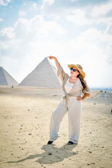 Hurghada: Cairo Pyramids, Sphinx & Egyptian Museum Day Trip - Giza Plateau: Khufu, Khafre, Menkaure in One Logical Sequence