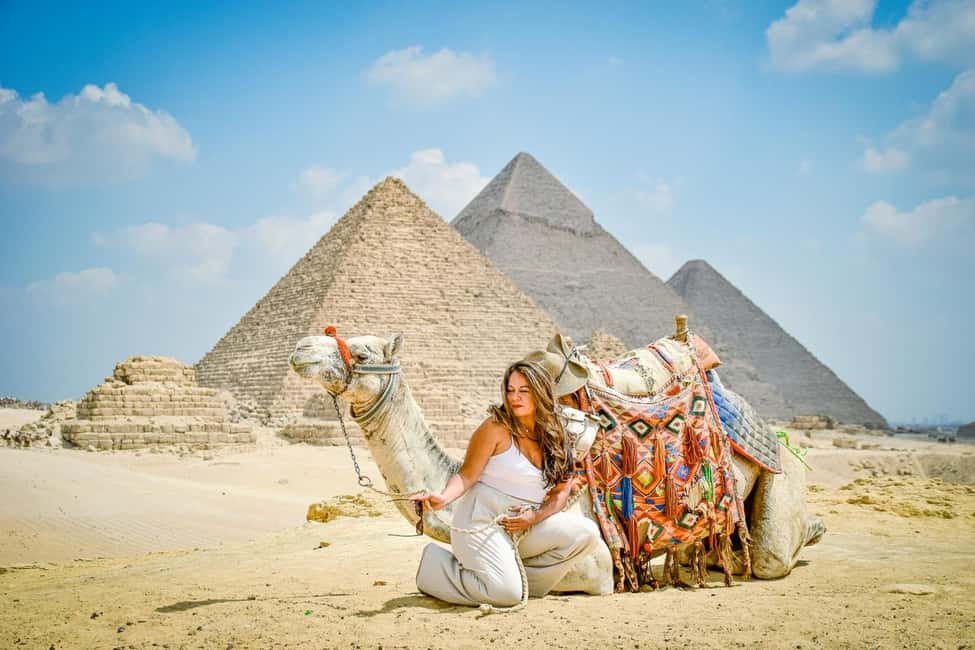 Hurghada: Cairo Pyramids, Sphinx & Egyptian Museum Day Trip - Great Sphinx Stop: Myths, Photos, and a Cold Reality Check