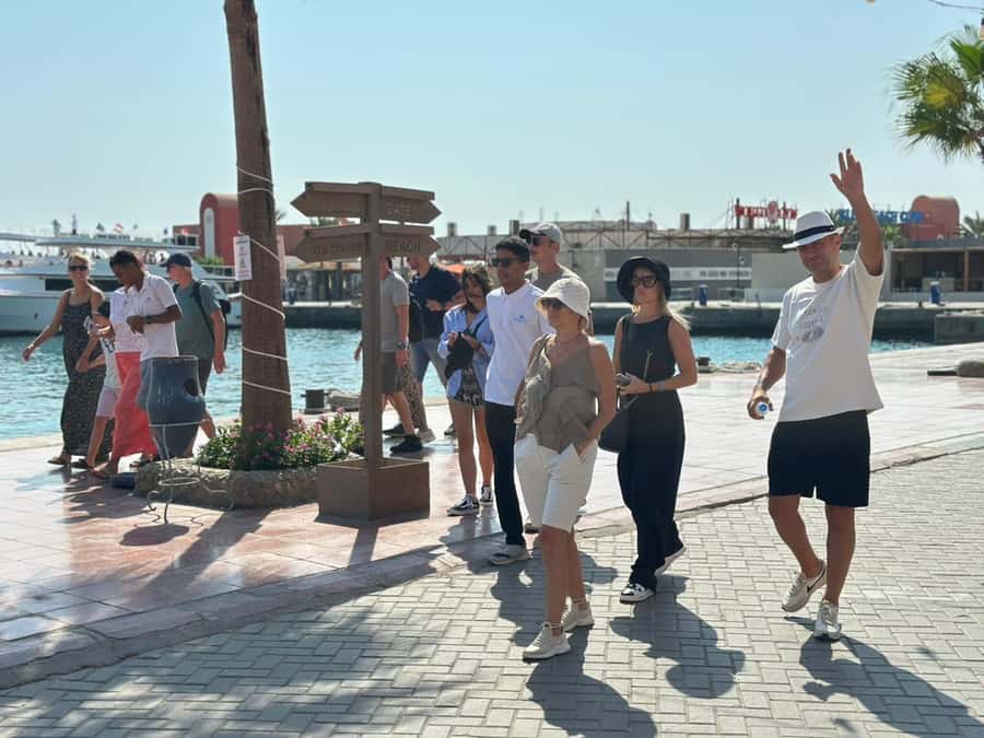Hurghada: City Guided Tour with Local Market Stop - Bazaar stop: typical Middle Eastern flair and shopping without getting played