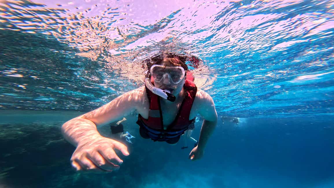 Hurghada: Dolphin Watching Boat Tour with Snorkeling & Lunch - Where and when you’ll start: Public Beach 9 in Hurghada