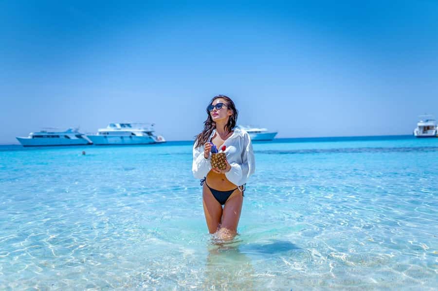 Hurghada: Giftun Island Orange Bay Speedboat Cruise & Lunch - Pickup reality in Hurghada: buses, gate locations, and the 5-minute rule