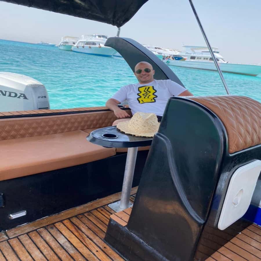 Hurghada: Giftun Island Orange Bay Speedboat Cruise & Lunch - Orange Bay Island: 1.5 hours on white sand with a Caribbean vibe