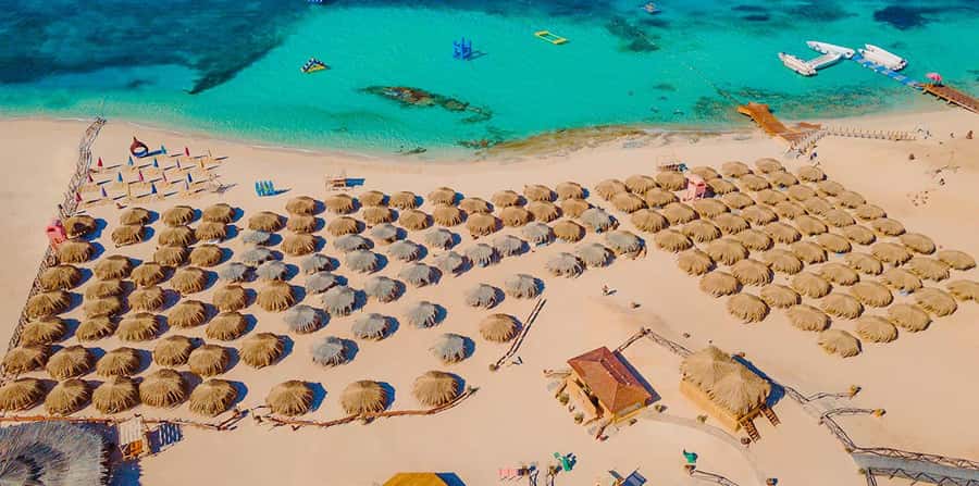 Hurghada: Hula Hula Cruise with Lunch, Massage, & Snorkeling - Yacht vs speedboat: pick the trip that matches your tolerance for waves