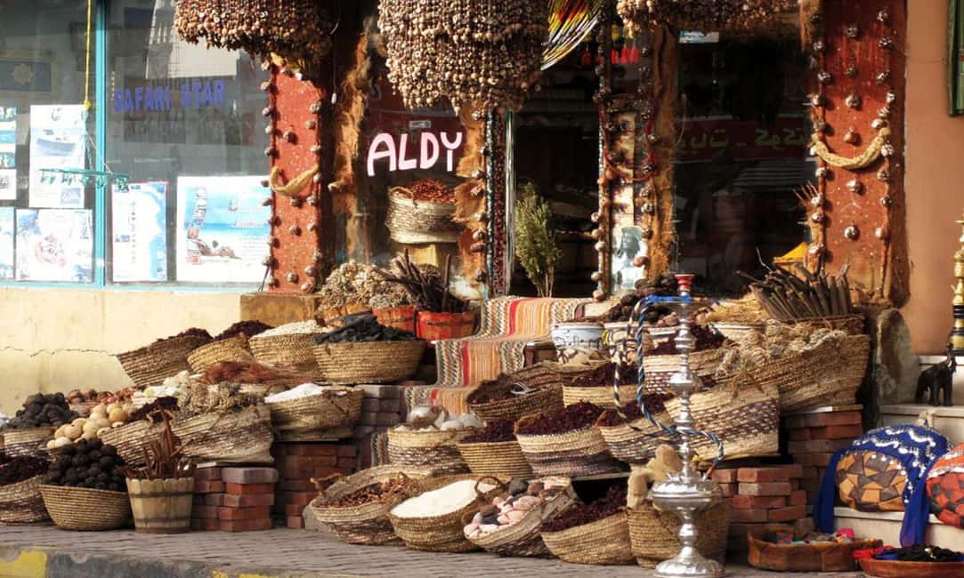 Hurghada: Morning or Sunset Sights Guided Tour with Shopping - Guides: Why the Experience Can Feel Like a Local Conversation
