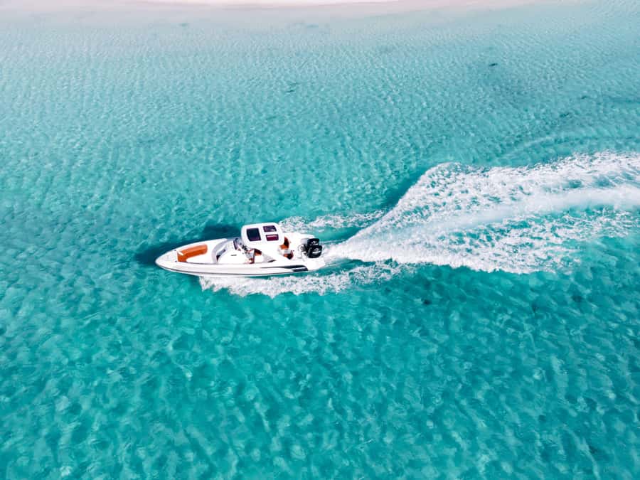 Hurghada: Paradise Speedboat w/ Optional Snorkeling & Lunch - Snorkeling stop: gear, life jackets, and first-timer support