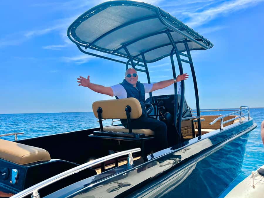 Hurghada: Private Speedboat Adventure with Snacks & Pick-up - Dolphins in their home waters: thrilling, but not automatic