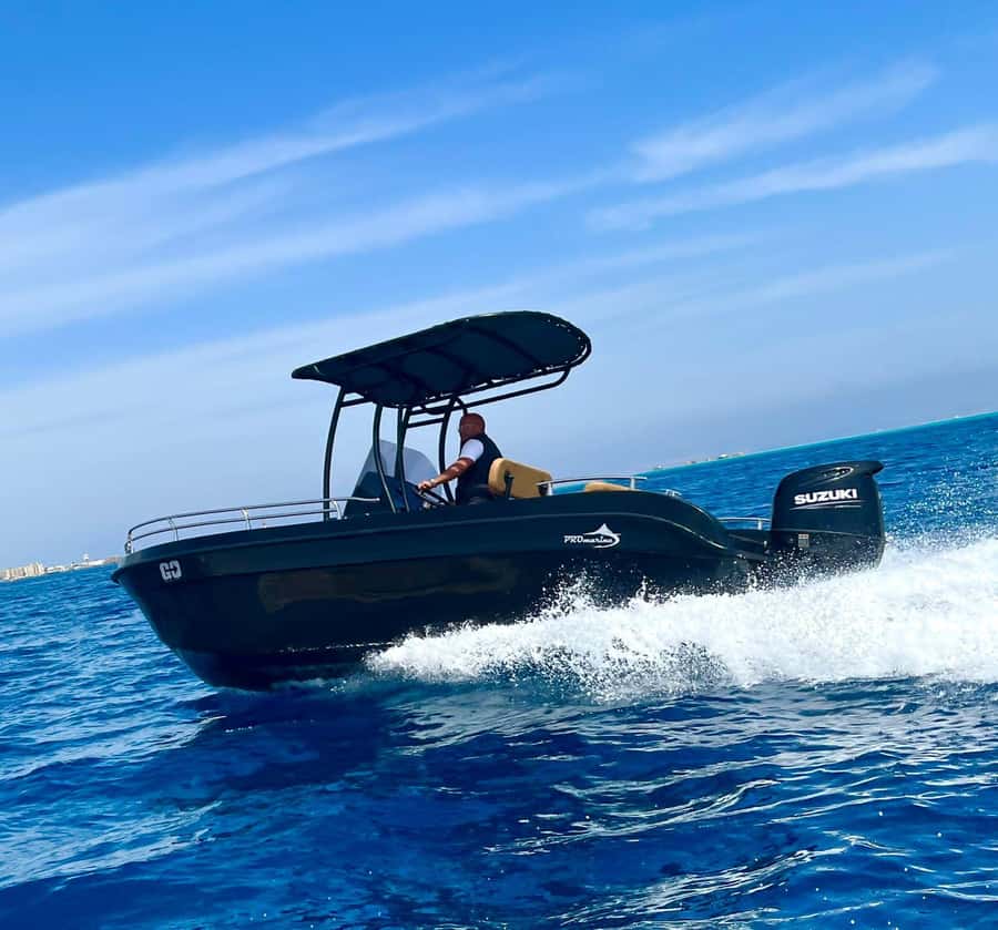 Hurghada: Private Speedboat Adventure with Snacks & Pick-up - Giftun Islands and sandbanks: the “choose your vibe” part