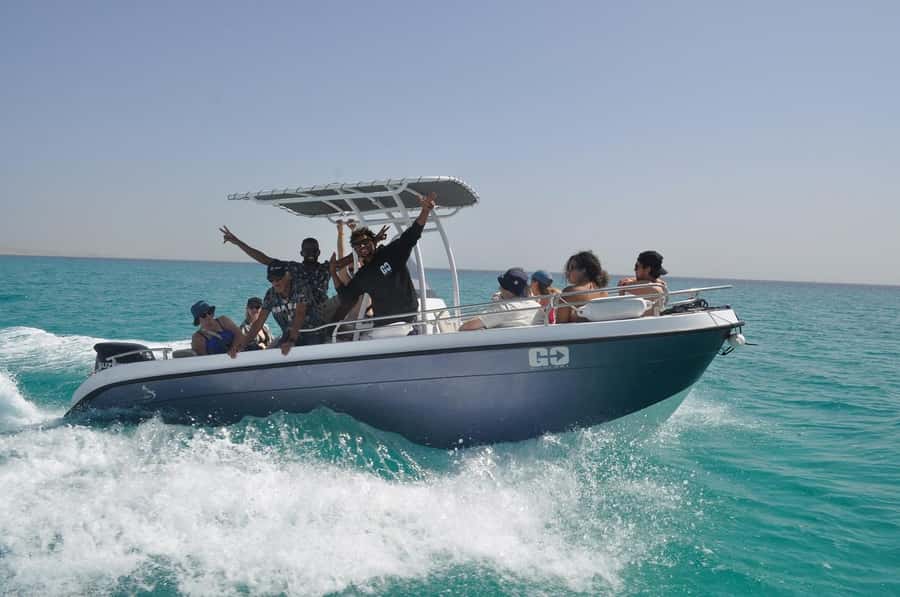 Hurghada: Private Speedboat Adventure with Snacks & Pick-up - Optional Abu Ramada Island: sea turtles and coral reef time