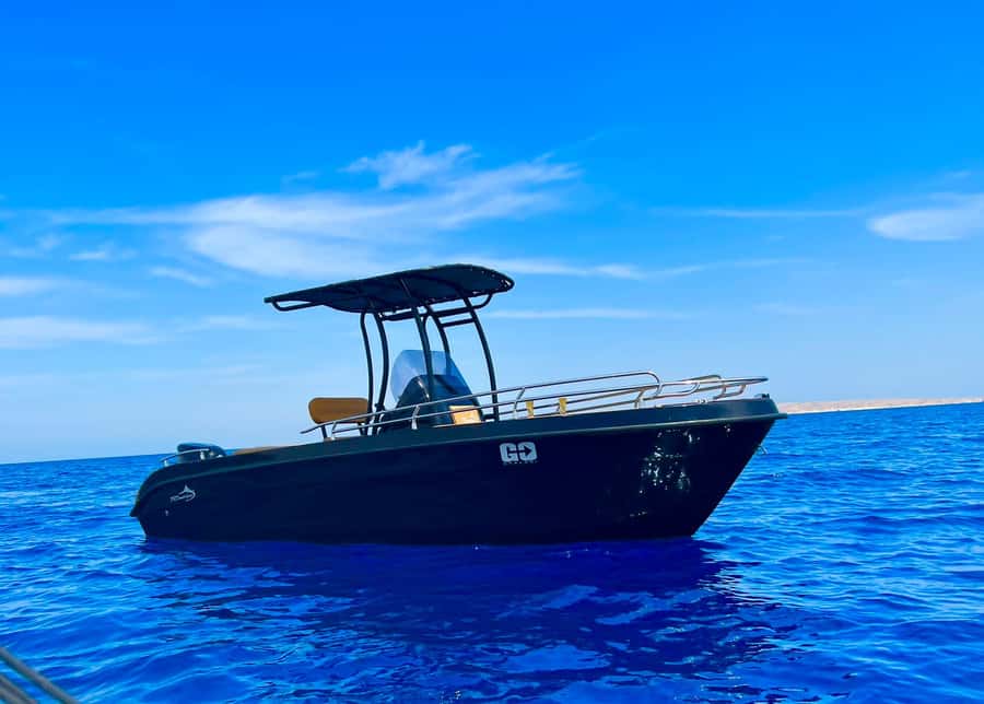 Hurghada: Private Speedboat Adventure with Snacks & Pick-up - Speedboat comfort and safety: what the setup signals