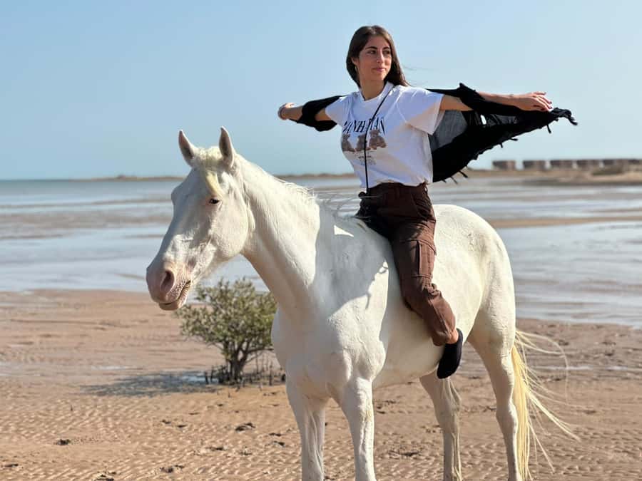 Hurghada: Sea & Desert Horse Riding tour/w Swimming&Transfer - Photos on the ride: phone help plus professional shots