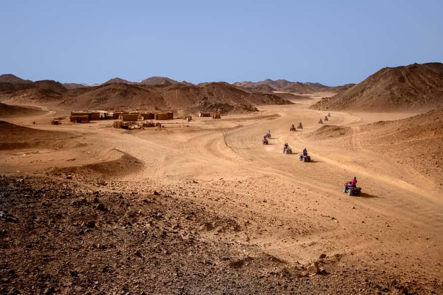 Hurghada: Sunset Quad Bike, Camel w/ Opt Stargazing and BBQ - Dinner and BBQ with a dance show: where the night becomes a party