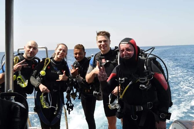 Intro Diving 2 Stops For Beginners with Pick-up and Lunch - Hurghada - Safety and comfort: what the best instructors do