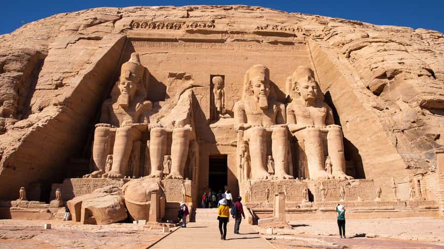 Luxor: Abu Simbel Temple Private Guided Day Trip with Lunch - Private pickup on the East Bank: saving time and stress