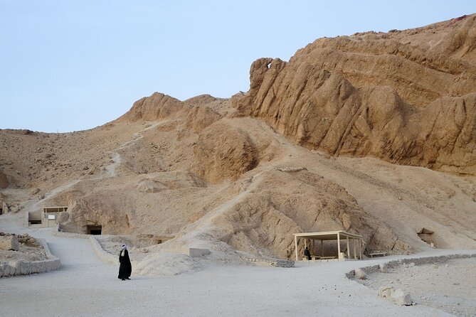 Luxor Day Tour: Explore Valley of Kings, Queens, Hatshepsut& More - Medinet Habu with Ramses III: where Amun meets the economy