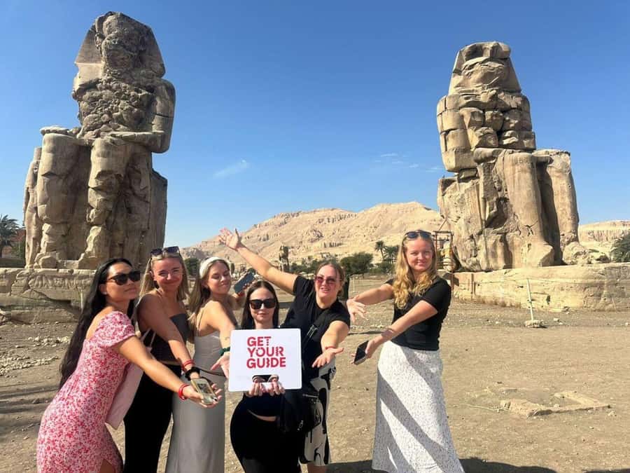Luxor Day Trip from Hurghada Small Group & Tutankhamun Tomb - Lunch in Luxor: filling fuel, not fine dining