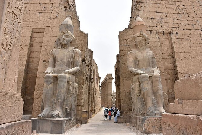 Luxor : Full Day Tour to Luxor West and East Banks & Lunch - Colossi of Memnon: quick stop, impressive scale