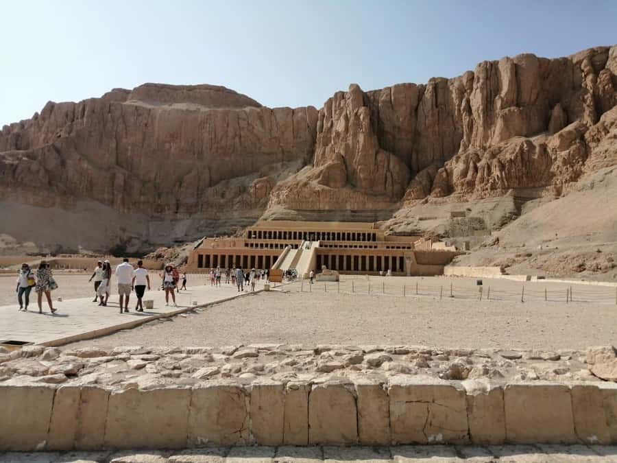 Luxor: Private Full-Day Luxor Highlights Tour with Pickup - Colossi of Memnon: Amenhotep III’s Mortuary Temple, Reduced to Giants