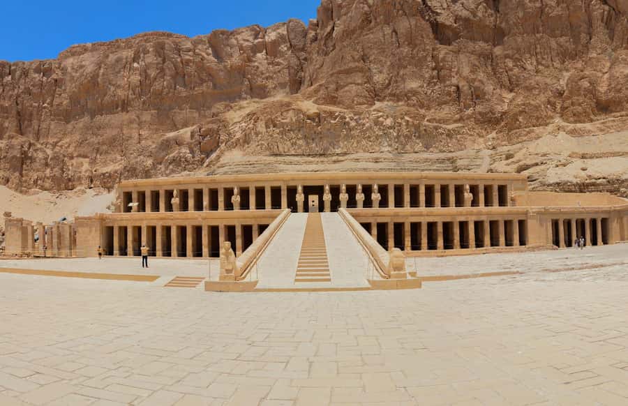 Luxor: Valley of the Kings and Hatshepsut Temple Day Tour - Lunch at a local restaurant: what’s included and what you’ll pay for