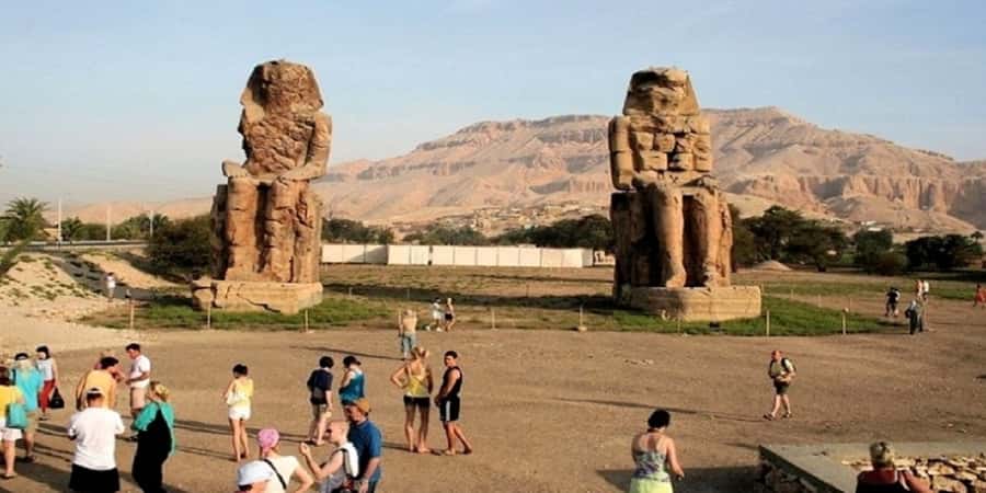 Luxor: Valley of the Kings and Queens Guided Tour with Lunch - Who should book this tour