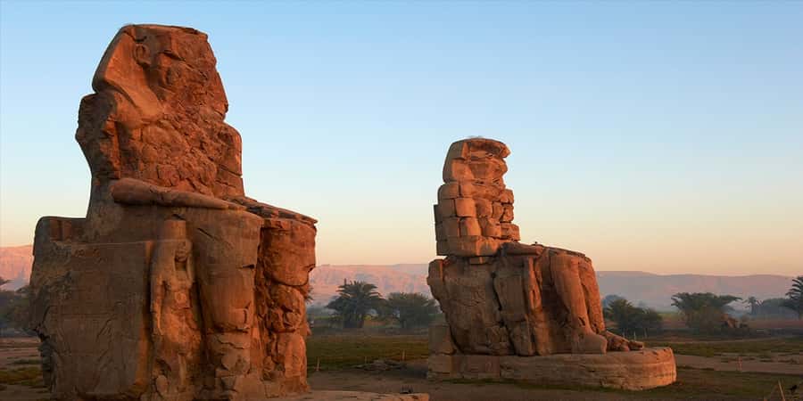 Luxor: Valley of the Kings and Queens Guided Tour with Lunch - Entrance fees, extra tombs, and the King Tut reality
