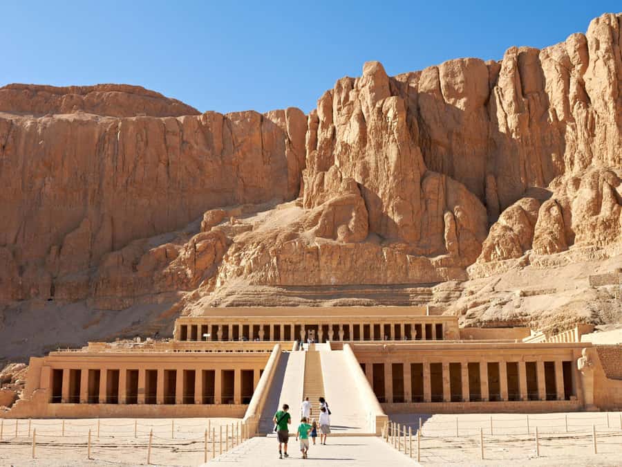 Luxor: West and East Banks All-Inclusive Tour & Balloon Ride - Colossi of Memnon: A Short Stop With Big Presence