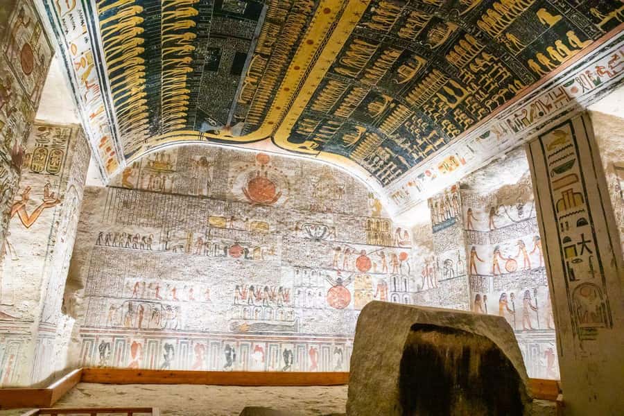 Luxor: West and East Banks All-Inclusive Tour & Balloon Ride - Lunch at a Local Restaurant: A Real Break in the Middle