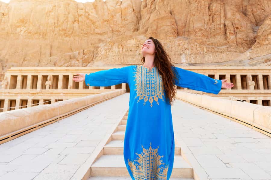Luxor: West Bank Kings and Queens All-Inclusive Tour & Lunch - Valley of the Kings: choosing among 64 tombs without getting lost