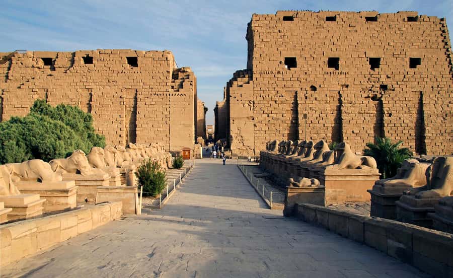 Makadi Bay: Luxor Highlights & King Tut Tomb Full-Day Tour - Makadi Bay to Luxor: the long ride that’s actually part of the deal