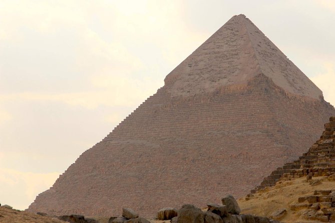 Private Day Tour Giza Pyramids, Sphinx, Memphis, and Saqqara - The Sphinx: why this stop feels bigger than the photos