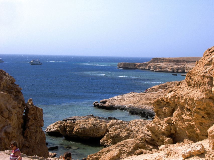Sharm El-Sheikh: Ras Mohamed & White Island Snorkeling Trip - Lunch on deck: what you get, and how to avoid wind-related disappointment